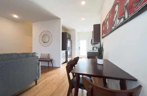 Chattanooga House | Modern Townhome by Riverwalk | Walkable & Stylish
