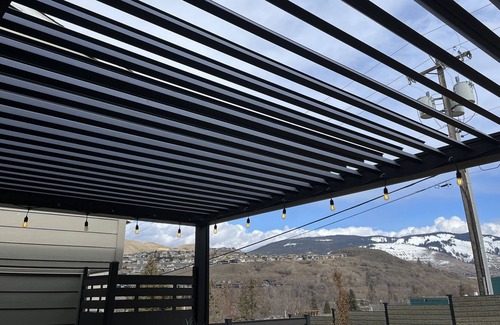 Vernon House | Modern Townhome on Kalamalka Lake, Private Boat Moorage.
