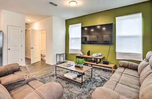 McDonough House | Modern Townhome w/ Patio Near Atlanta