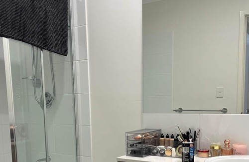Upper Coomera House | Modern Townhouse in Upper Coomera - 5 minutes to Gold Coast Theme Parks