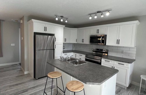 Sylvan Lake House | Modern Townhouse by the Lake