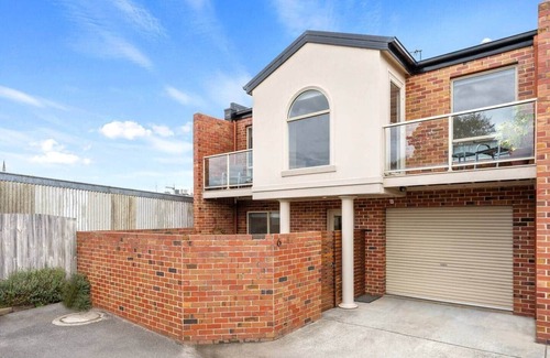 Warrnambool House | Modern Townhouse in the Heart of Warrnambool’s CBD