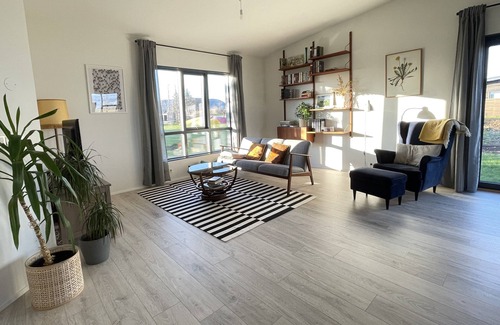 Olafsvellir House | Modern TownHouse on the Golden Circle, close to Flúðir ( NOT REYKJAVIK )