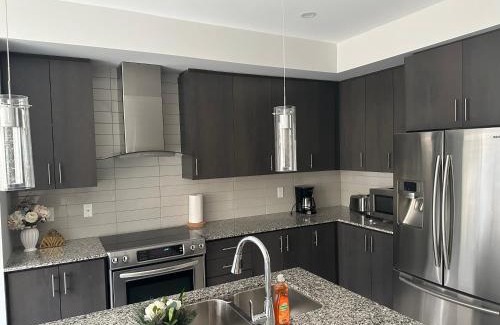 Vaughan Apartment | Modern Townhouse, Vaughan, Ontario, Canada