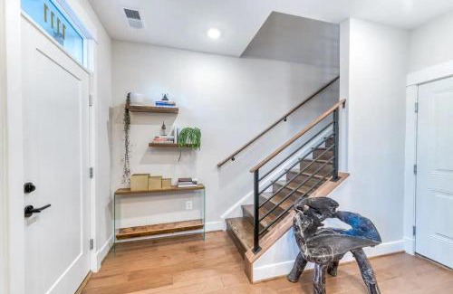 Washington House | Modern Townhouse w/