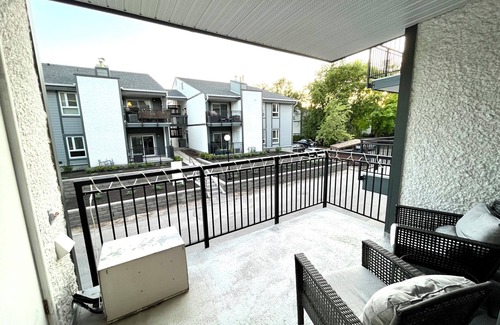 Tuxedo Condo | Modern Tuxedo Condo