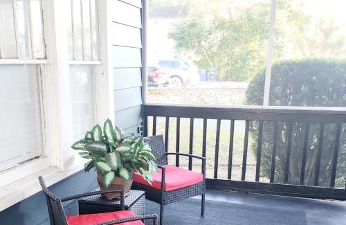 Lakeland Apartment | Modern Two Bedroom Home