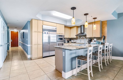 Orange Beach East Condo | Modern Two Bedroom Condo with Breathtaking Views and PlayStation 3! Complimentary Boat Slip!