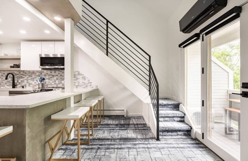 Whittier Condo | Modern & Unique Pearl street condo