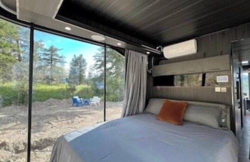 Okanagan-Similkameen Hotel | Modern unit 114 on a vineyard breathtaking view over Skaha lake, Penticton