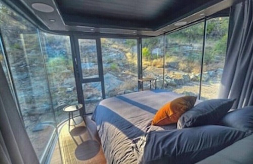 Okanagan-Similkameen Hotel | Modern unit 115 on a vineyard breathtaking view over Skaha lake, Penticton.