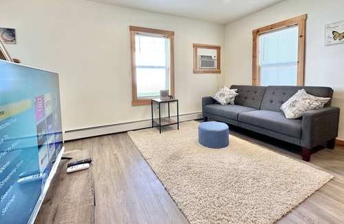 Danville Apartment | Modern Unit 5Mins Walk to Geisinger Hospital