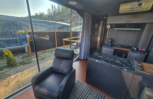 Okanagan-Similkameen Villa | Modern unit 777 on a vineyard breathtaking view over Skaha lake, Penticton