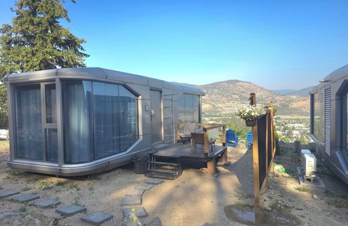 Okanagan-Similkameen Villa | Modern unit 777 on a vineyard breathtaking view over Skaha lake, Penticton