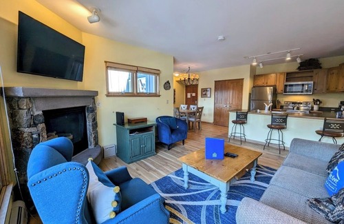 River Run Condo | Modern Unit, Perfect for Couples, Walk to Gondola