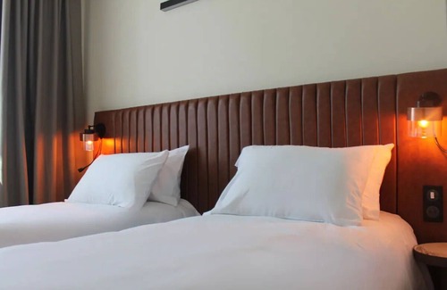 Signes Hotel | Modern Unit w/Pool - Access to Circuit Paul Ricard, Scenic Park & Attractions