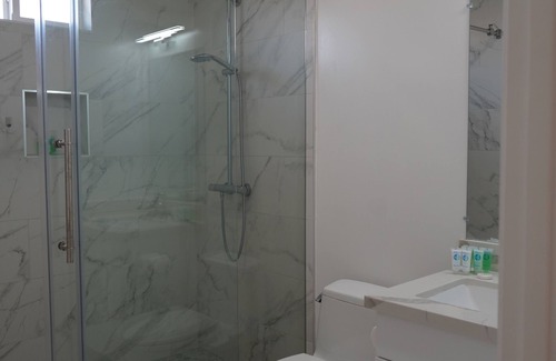 San Pablo House | Modern upscale 3-Bedroom home