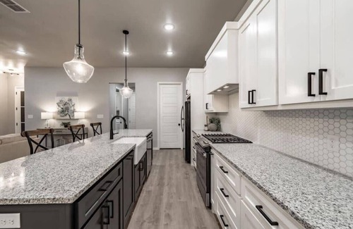 Lubbock House | Modern Uptown - 4BR 2BA - New Construction