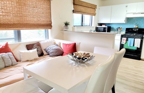 Wells Branch House | Modern Urban House-Domain up to 8 people