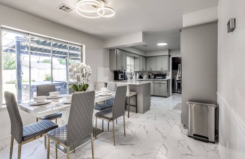 Oklahoma City House | Modern Urban Retreat With Hot Tub. Close to major popular restaurants. n