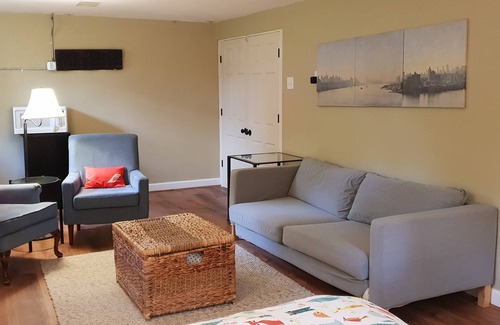 University City Apartment | Modern Urban Suite