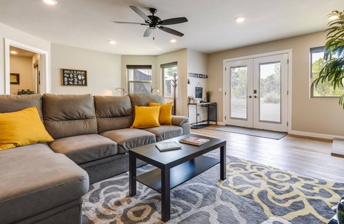 New Harmony House | Modern Utah Getaway < 2 Mi to Kolob Canyons
