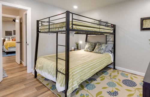 New Harmony House | Modern Utah Getaway < 2 Mi to Kolob Canyons