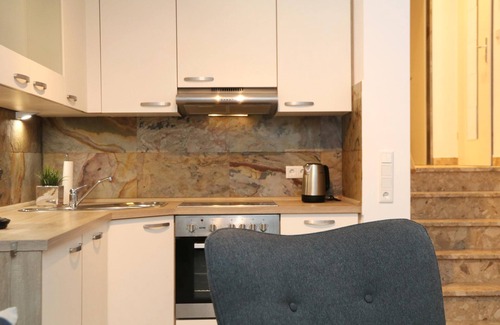 Niedersfeld Apartment | Modern vacation apartment (50 sqm) for up to 3 people with south-facing balcony and view of the Hillebachsee (lake view)