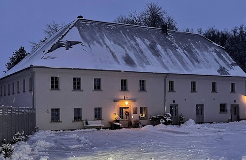 Eckartsberg Apartment | Modern vacation apartment with terrace in an idyllic rural setting near Zittau
