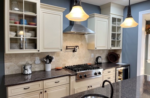 Cape May House | Modern Victorian, within town center, 2 blocks to beach, minutes walk to mall.