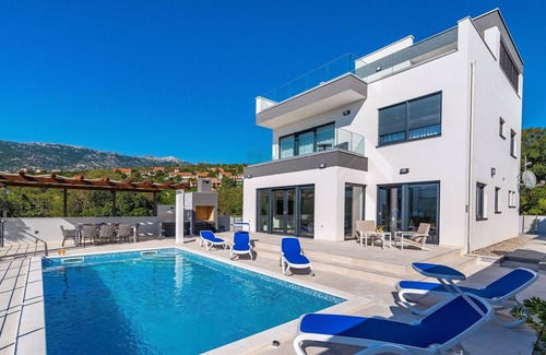 Rovanjska Villa | Modern Villa Carpe Diem, in Dalmatia, with a Pool
