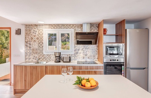 Puerto de Soller Villa | Modern Villa Dos Mundos with Rooftop Terrace, Heating, Balcony & Sea View