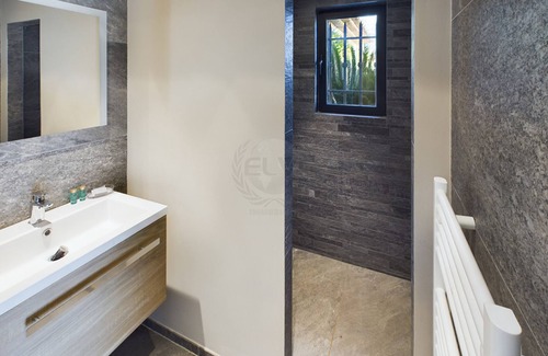 Les Brugassieres Villa | Modern Villa with Plenty of Charm