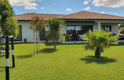 Aimargues Villa | Modern villa in a quiet location between the sea, Nîmes and Montpellier
