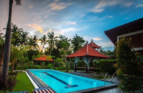 Kemenuh Villa | Modern villa in Bali with private swimming pool and luxury beds
