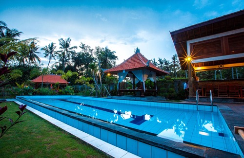 Kemenuh Villa | Modern villa in Bali with private swimming pool and luxury beds