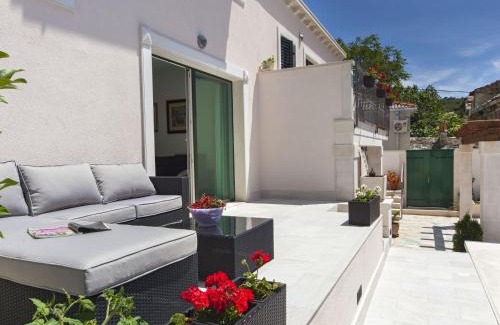 Povlja Villa | Modern Villa in Povlja with Pool