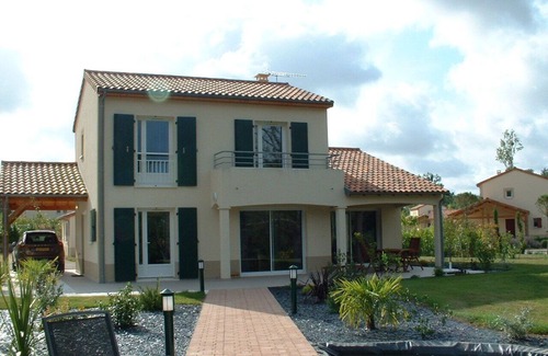 Les Forges Villa | Modern Villa,large garden,next to heated pool/tennis. Golfcourse 5mins drive.
