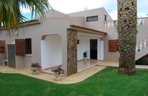 Lagos Villa | Modern Villa in a quiet spot, with a large private swimming pool