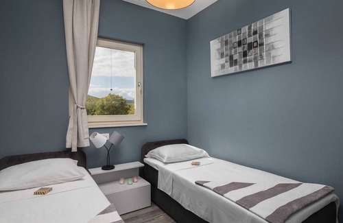 Dicmo Villa | Modern villa with beautiful garden and swimming pool in Sičani
