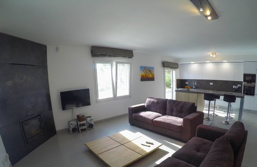 El Perello Ski Chalet | Modern Villa with pool and sea views