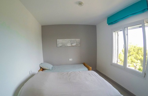 El Perello Ski Chalet | Modern Villa with pool and sea views