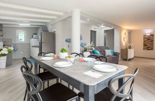 Trappeto Villa | Modern Villa with Pool in Sicily with A/C