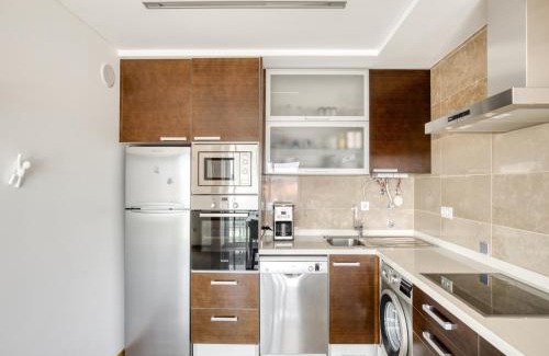 Salir do Porto House | Modern Villa with Pool and barbecue, cleaning included