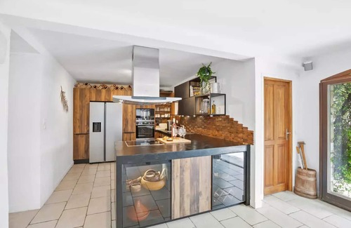 Biot Villa | Modern Villa with Sea Views within Walking Distance to Biot Village