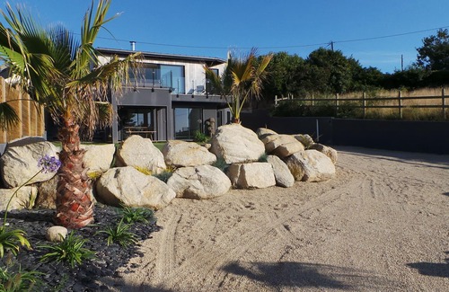 Plouarzel Villa | modern villa with spa and stunning views of the Iroise sea.