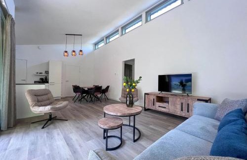 Dirkshorn House | Modern villa with terrace and garden in Dirkshorn