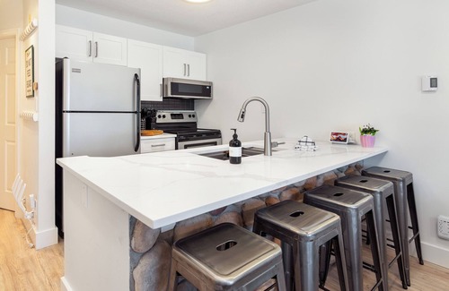 Whistler Condo | Modern Village Condo – Steps to Shops & Lifts
