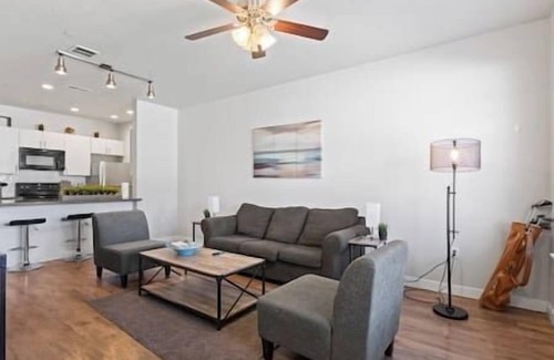 Draper House | Modern w/Pool, Gym, HotTub, Golf, Pet Friendly!