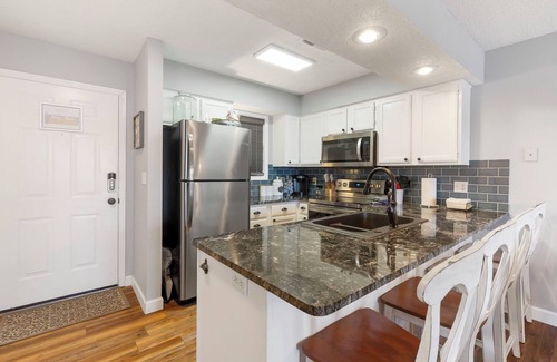 Indian Point Condo | Modern Walk-In Lakefront Condo, Sleeps 8. Ticket Deals and close to Silver Dollar City!